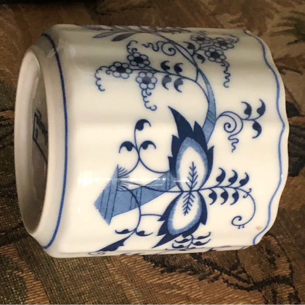 2 Vintage Blue Danube Porcelain Mugs - Picture 5 of 6